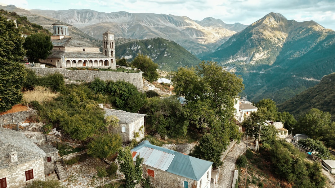Ραφαήλ: Ο Αρχιτέκτονας της Αρμονίας και η Αιώνια Επίδραση στην Τέχνη