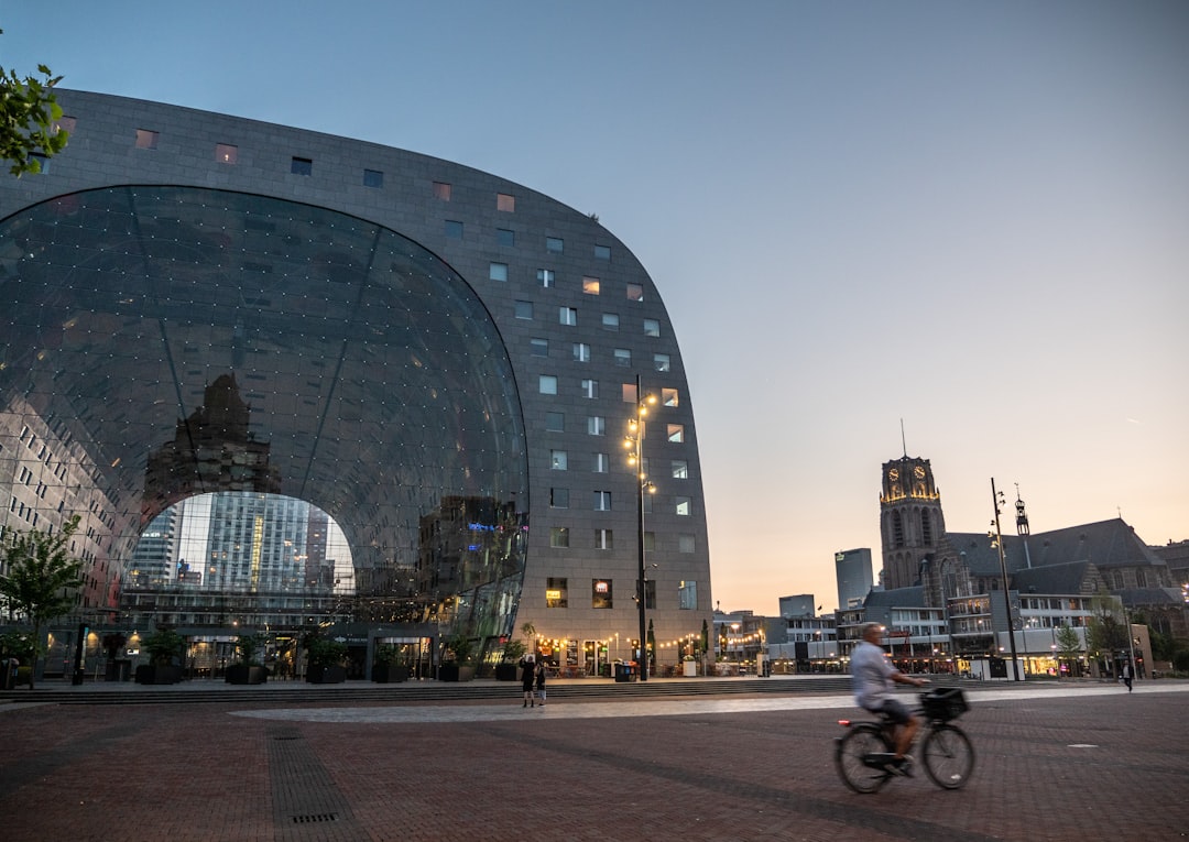 MVRDV: Η Επανάσταση της Πυκνότητας και του Οραματισμού στην Αρχιτεκτονική