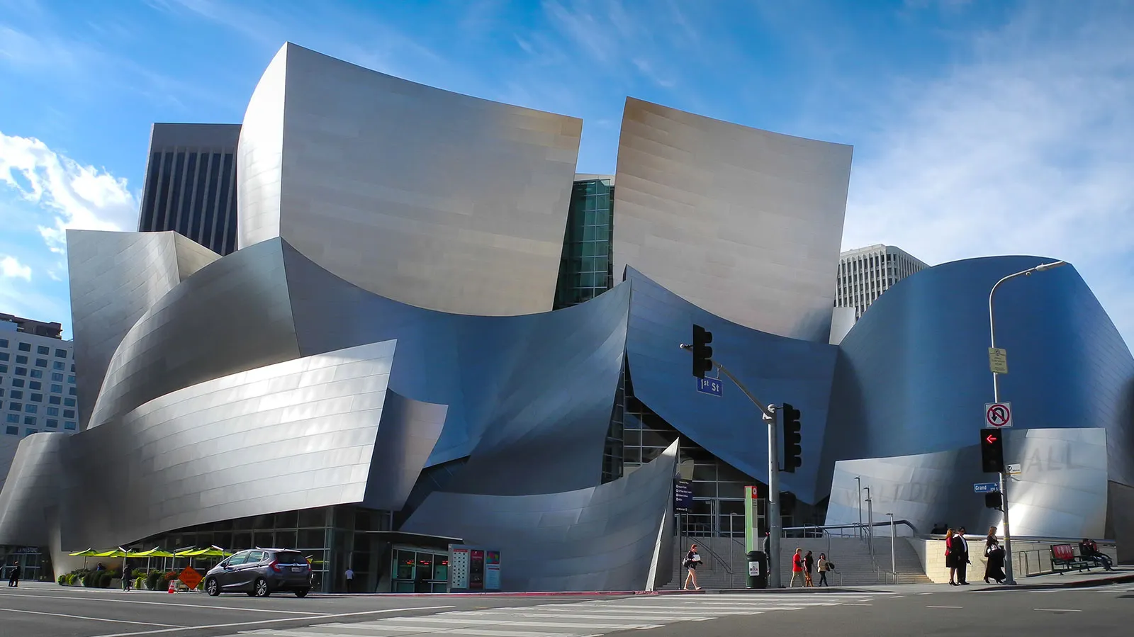 Frank Gehry: Ο Αρχιτέκτονας που Ξαναέγραψε τους Κανόνες της Μορφής